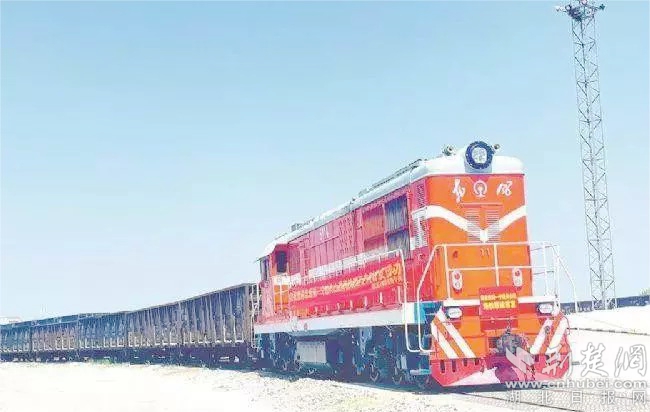 “麻城-寧波舟山港”海鐵聯(lián)運(yùn)班列。(1).jpg